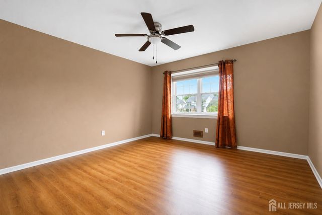 19 Rush Court, East Brunswick, NJ 08816