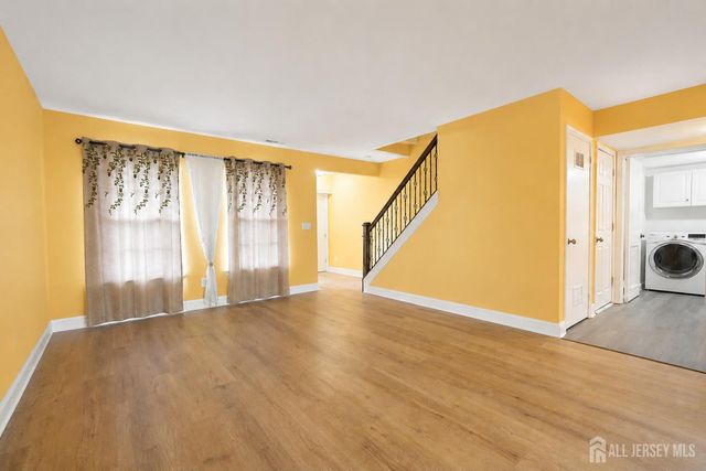 19 Rush Court, East Brunswick, NJ 08816