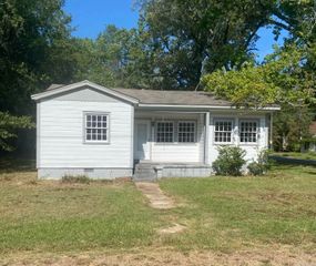 3500 S Poplar, Pine Bluff, AR 71603