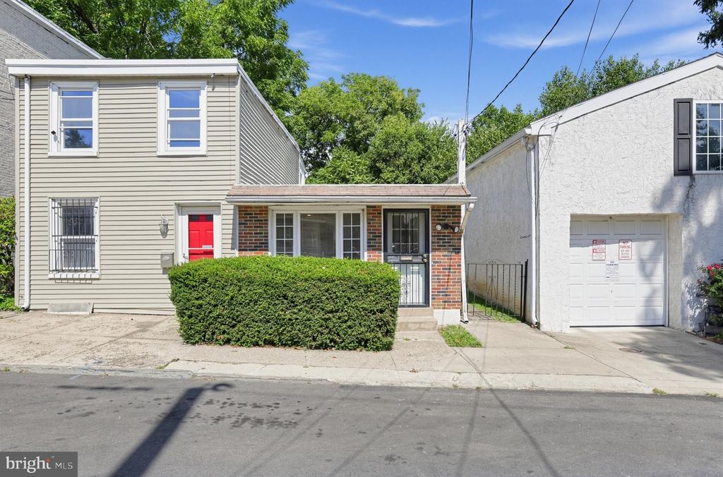 325 E BASIN ST, NORRISTOWN, PA 19401 — photo 3