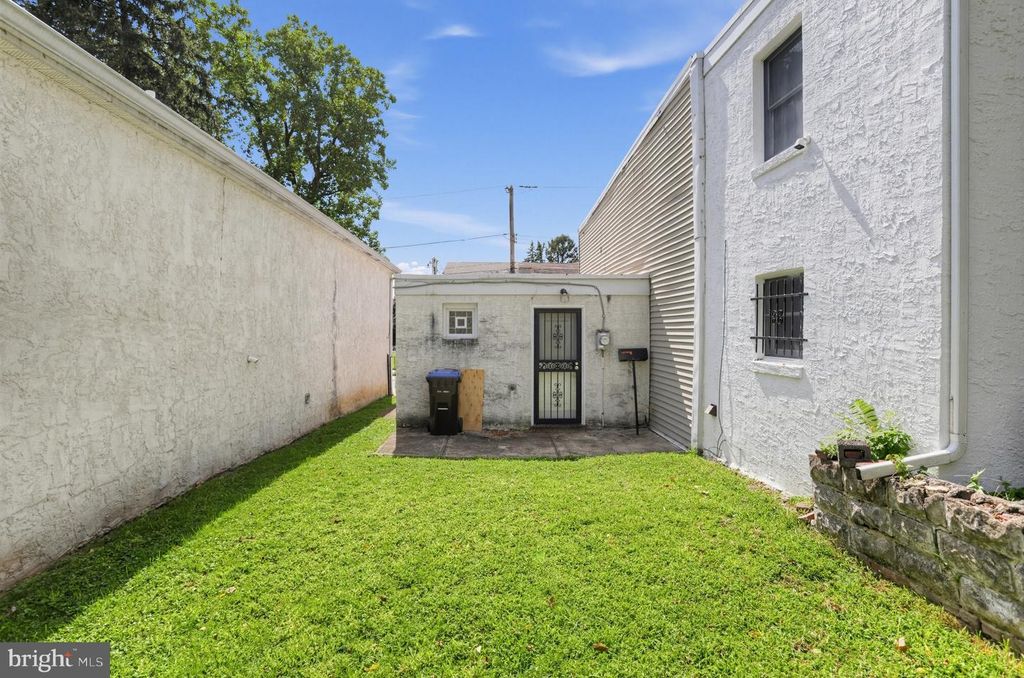 325 E BASIN ST, NORRISTOWN, PA 19401 — photo 5