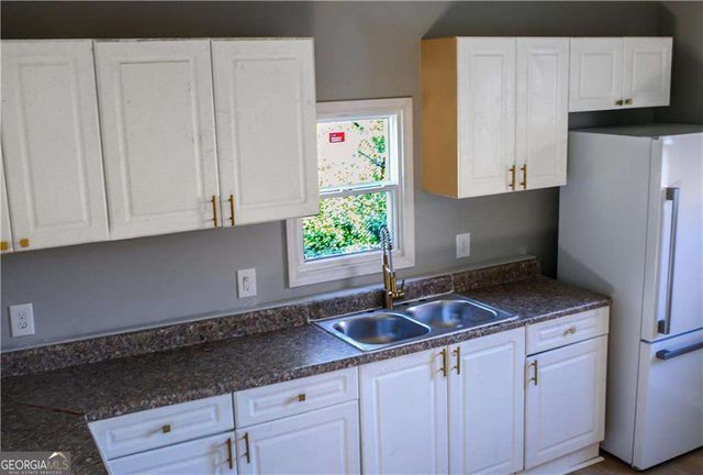 1195 Lawton Drive, Macon, GA 31201
