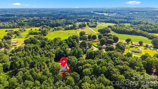 1694 Parsonage Lane, Newton, NC 28658