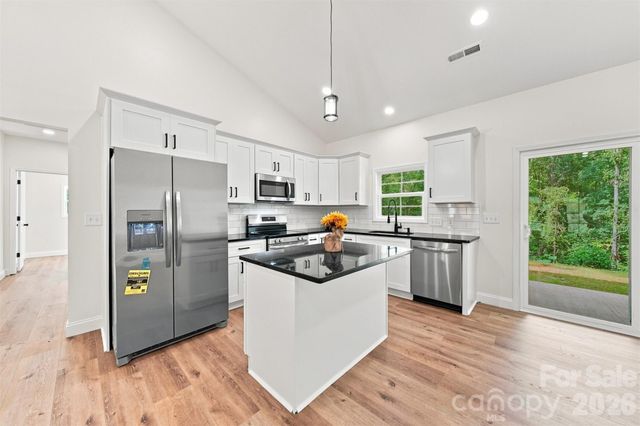1694 Parsonage Lane, Newton, NC 28658