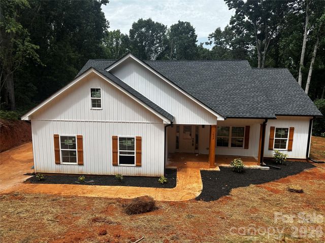 1694 Parsonage Lane, Newton, NC 28658