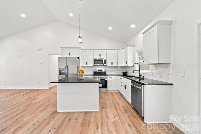 1694 Parsonage Lane, Newton, NC 28658