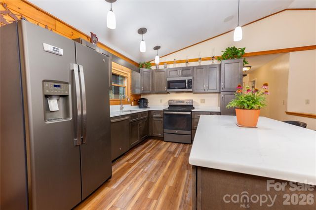 174 Nix Creek Road, Canton, NC 28716