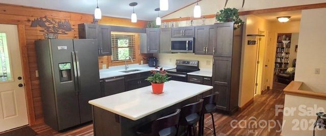 174 Nix Creek Road, Canton, NC 28716