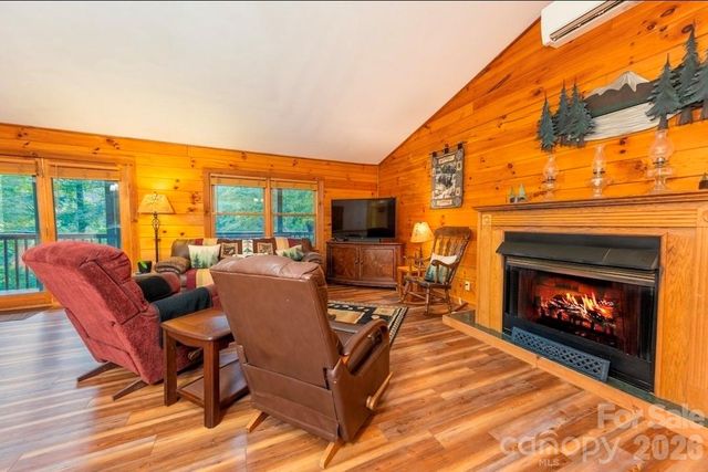 174 Nix Creek Road, Canton, NC 28716