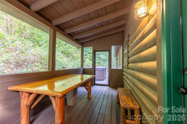 174 Nix Creek Road, Canton, NC 28716