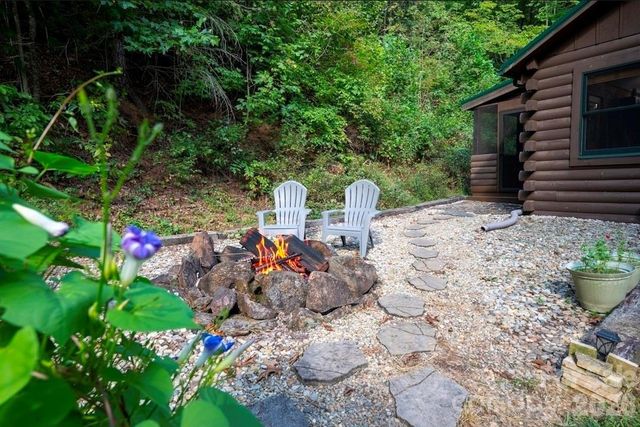 174 Nix Creek Road, Canton, NC 28716