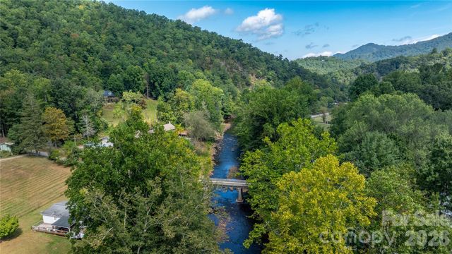 174 Nix Creek Road, Canton, NC 28716