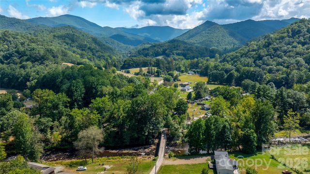 174 Nix Creek Road, Canton, NC 28716