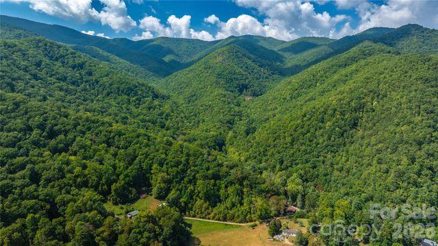 174 Nix Creek Road, Canton, NC 28716