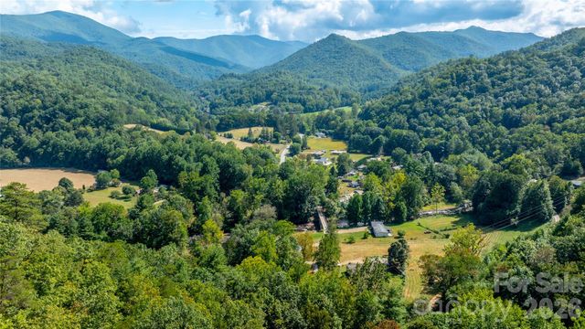 174 Nix Creek Road, Canton, NC 28716