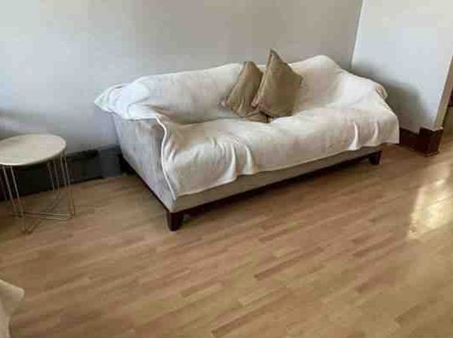 2913 E 97th Street, Chicago, IL 60617