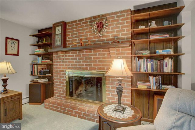 109 CAPITOL HILL RD, Dillsburg, PA 17019