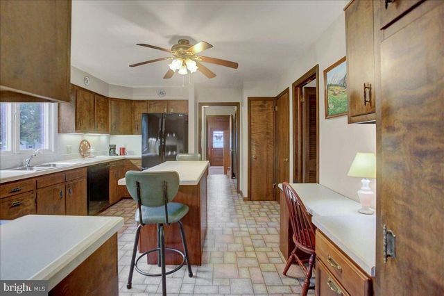 109 CAPITOL HILL RD, Dillsburg, PA 17019