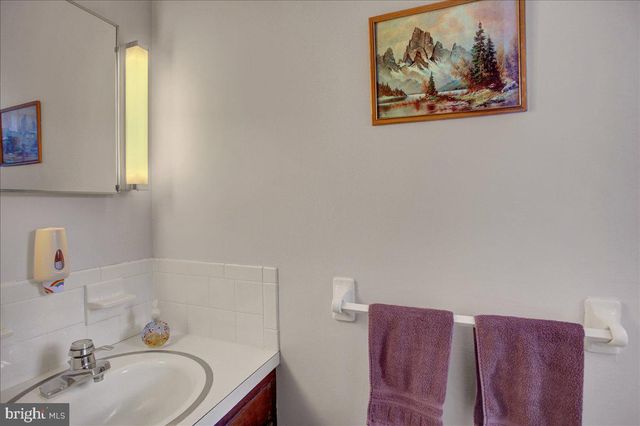 109 CAPITOL HILL RD, Dillsburg, PA 17019