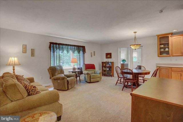109 CAPITOL HILL RD, Dillsburg, PA 17019