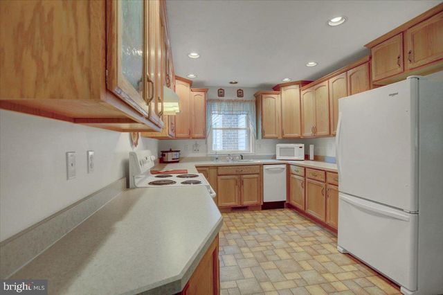 109 CAPITOL HILL RD, Dillsburg, PA 17019