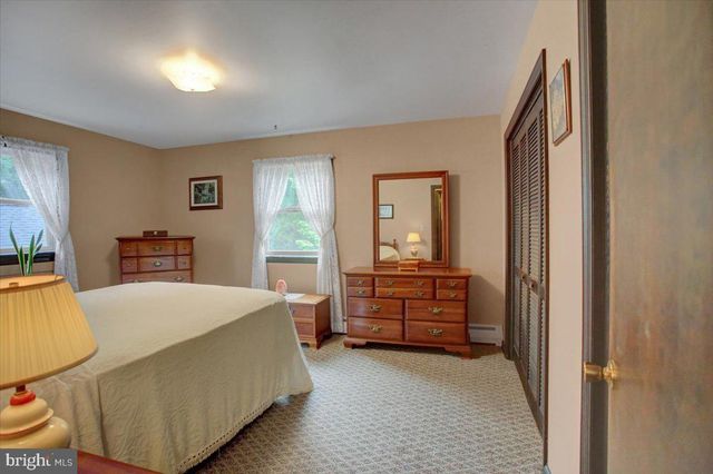 109 CAPITOL HILL RD, Dillsburg, PA 17019