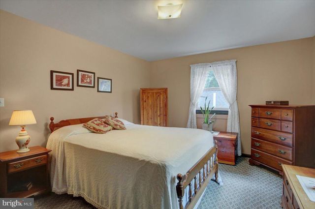 109 CAPITOL HILL RD, Dillsburg, PA 17019