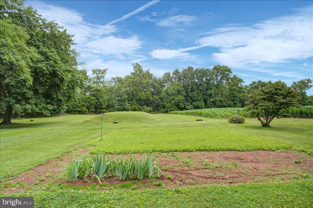109 CAPITOL HILL RD, Dillsburg, PA 17019