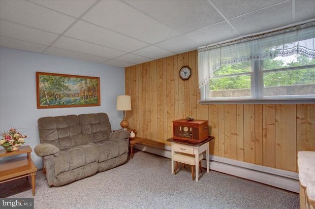 109 CAPITOL HILL RD, Dillsburg, PA 17019