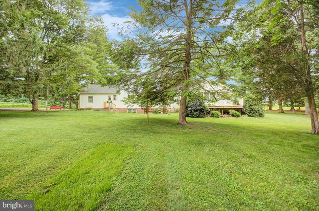 109 CAPITOL HILL RD, Dillsburg, PA 17019