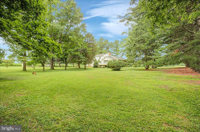 109 CAPITOL HILL RD, Dillsburg, PA 17019