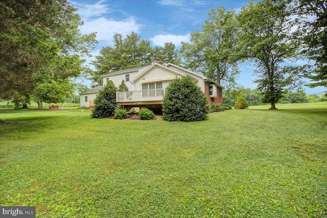 109 CAPITOL HILL RD, Dillsburg, PA 17019
