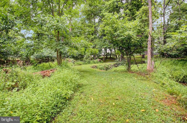 109 CAPITOL HILL RD, Dillsburg, PA 17019