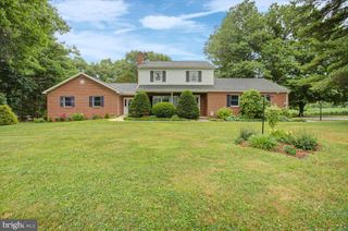 109 CAPITOL HILL RD, Dillsburg, PA 17019