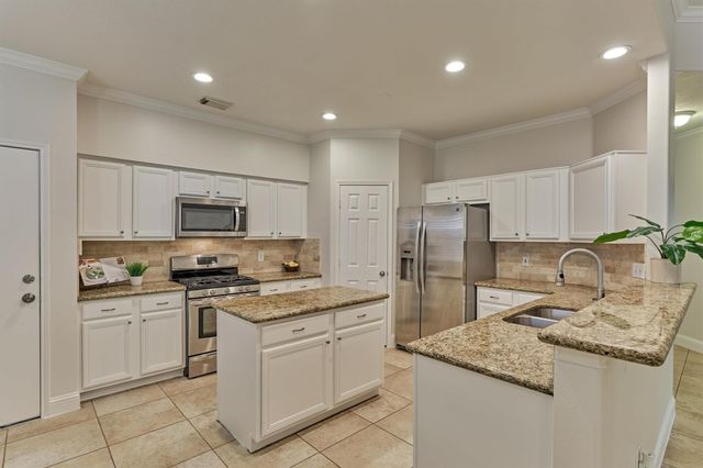 59 S Lace Arbor Drive, The Woodlands, TX 77382