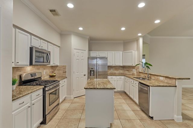 59 S Lace Arbor Drive, The Woodlands, TX 77382