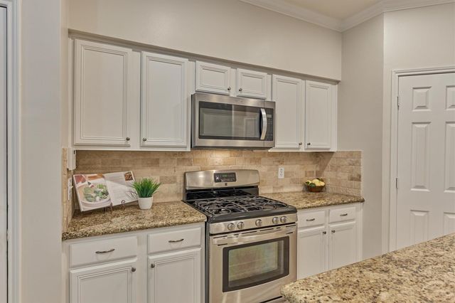 59 S Lace Arbor Drive, The Woodlands, TX 77382