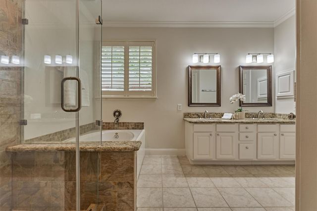 59 S Lace Arbor Drive, The Woodlands, TX 77382