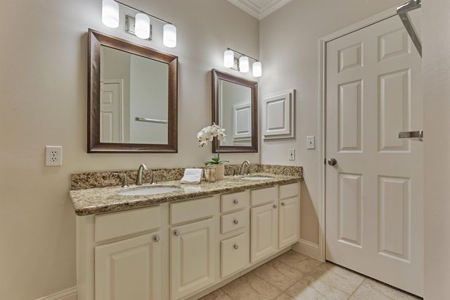 59 S Lace Arbor Drive, The Woodlands, TX 77382