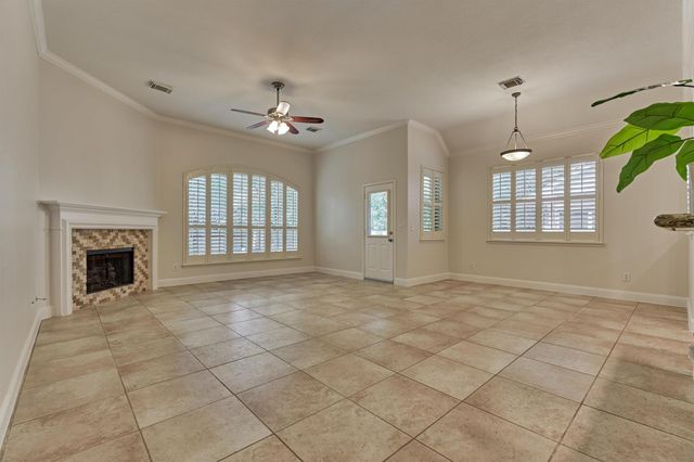 59 S Lace Arbor Drive, The Woodlands, TX 77382