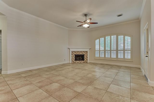 59 S Lace Arbor Drive, The Woodlands, TX 77382
