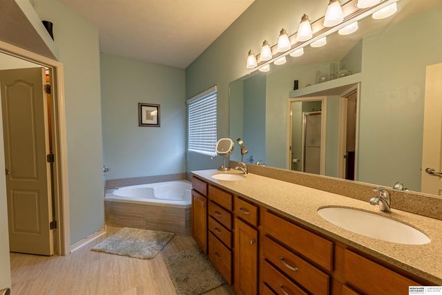 4822 N 162nd Avenue, Omaha, NE 68116