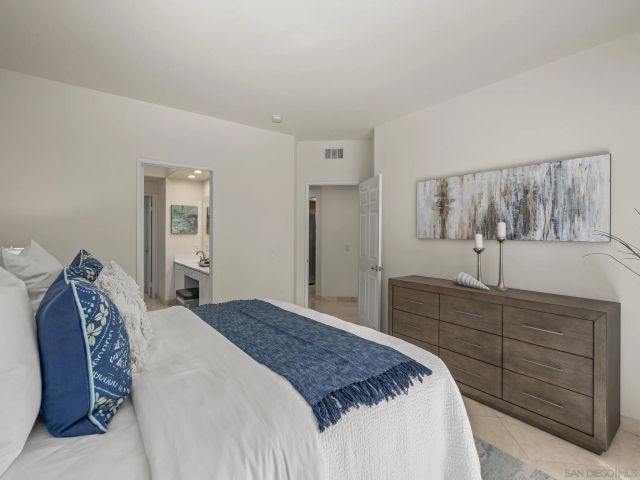 8635 Via Mallorca D, La Jolla, CA 92037