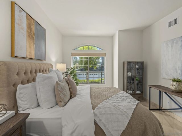 8635 Via Mallorca D, La Jolla, CA 92037