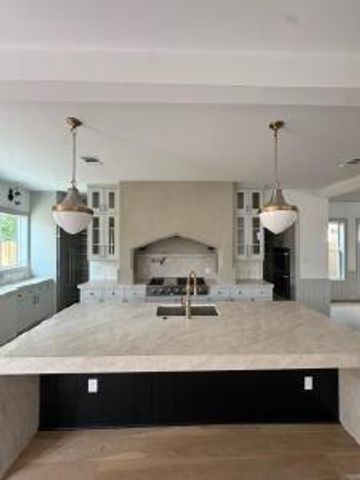 416 Eleanor St, Houston, TX 77009