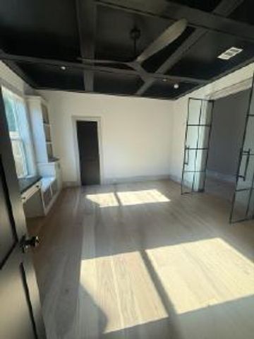 416 Eleanor St, Houston, TX 77009