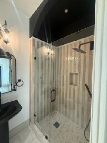 416 Eleanor St, Houston, TX 77009