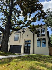416 Eleanor St, Houston, TX 77009