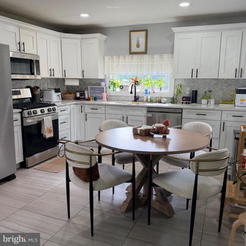 242 MORTON AVE, Paulsboro, NJ 08066