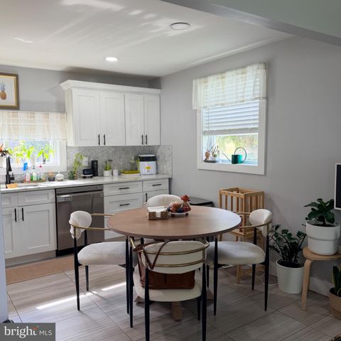 242 MORTON AVE, Paulsboro, NJ 08066